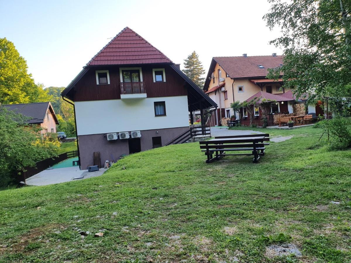 Guest House Wolf II Плитвицька Єзера Екстер'єр фото